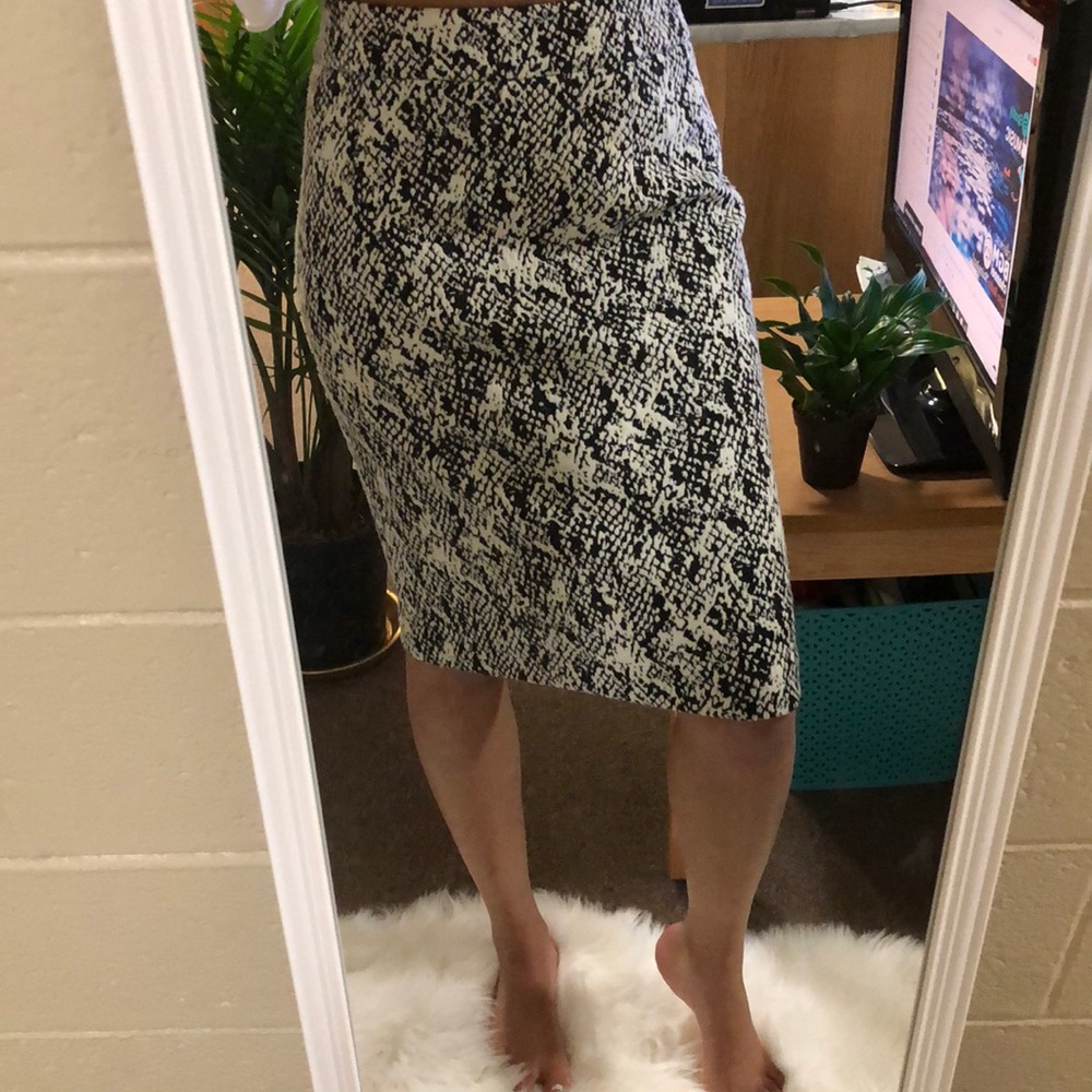 Calvin Klein Professional patterned skirt